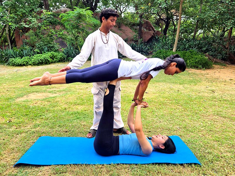 Acro Yoga